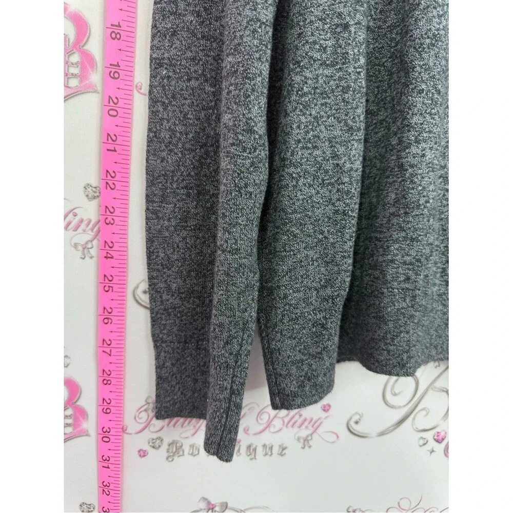 Banana Republic Men’s Heather Gray Crewneck Sweater premium luxe yarn